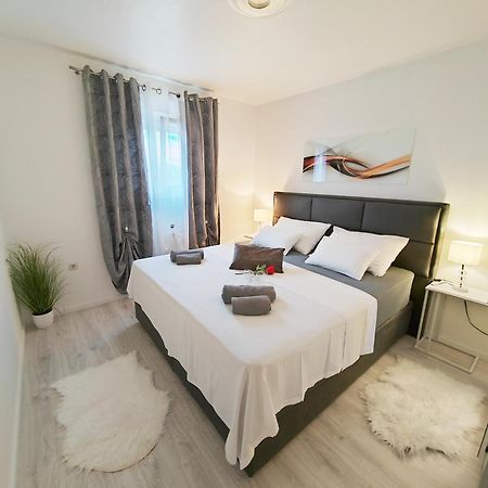 Apartment Toni With Private Parking Zadar Exteriér fotografie