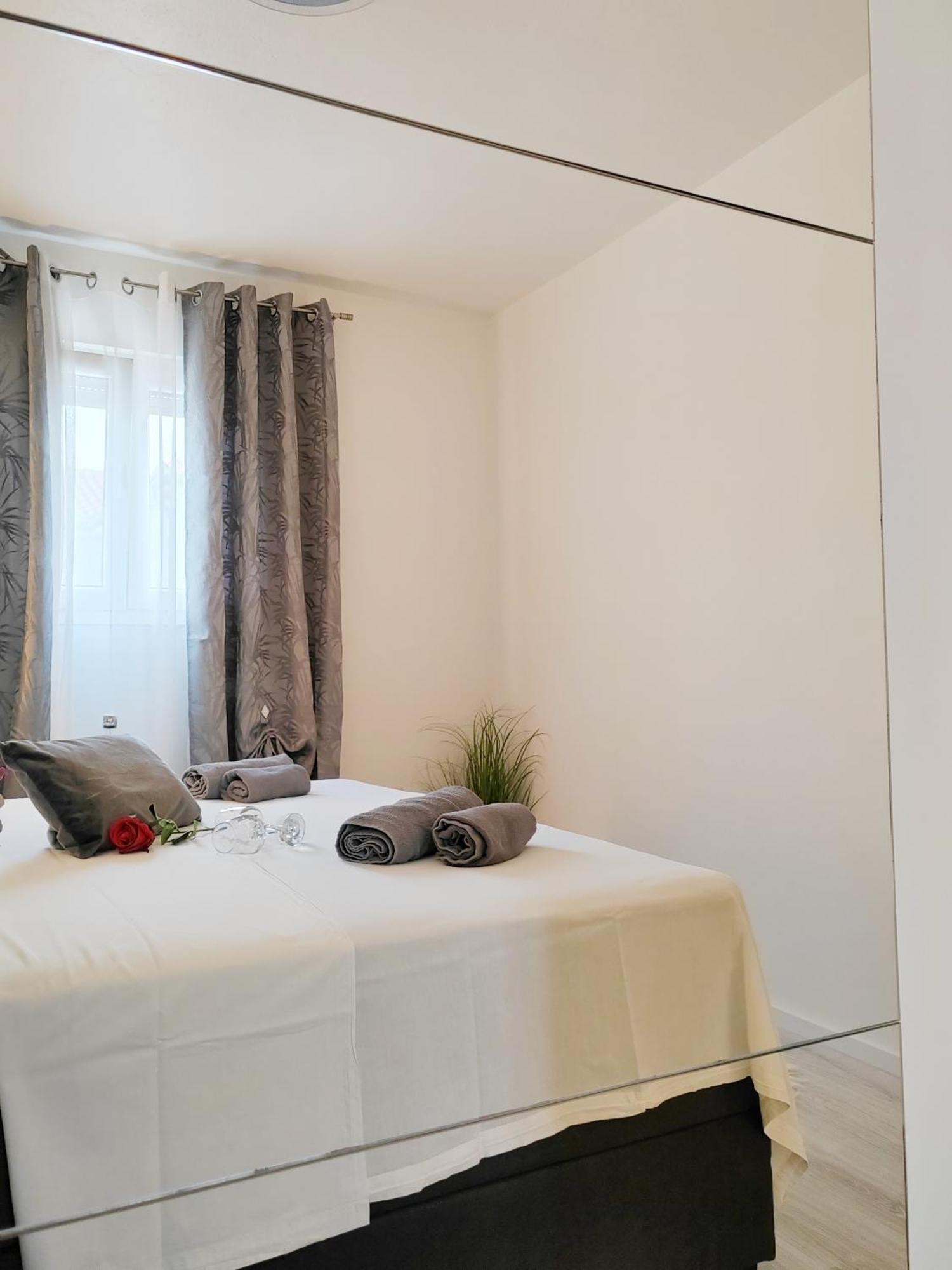Apartment Toni With Private Parking Zadar Exteriér fotografie